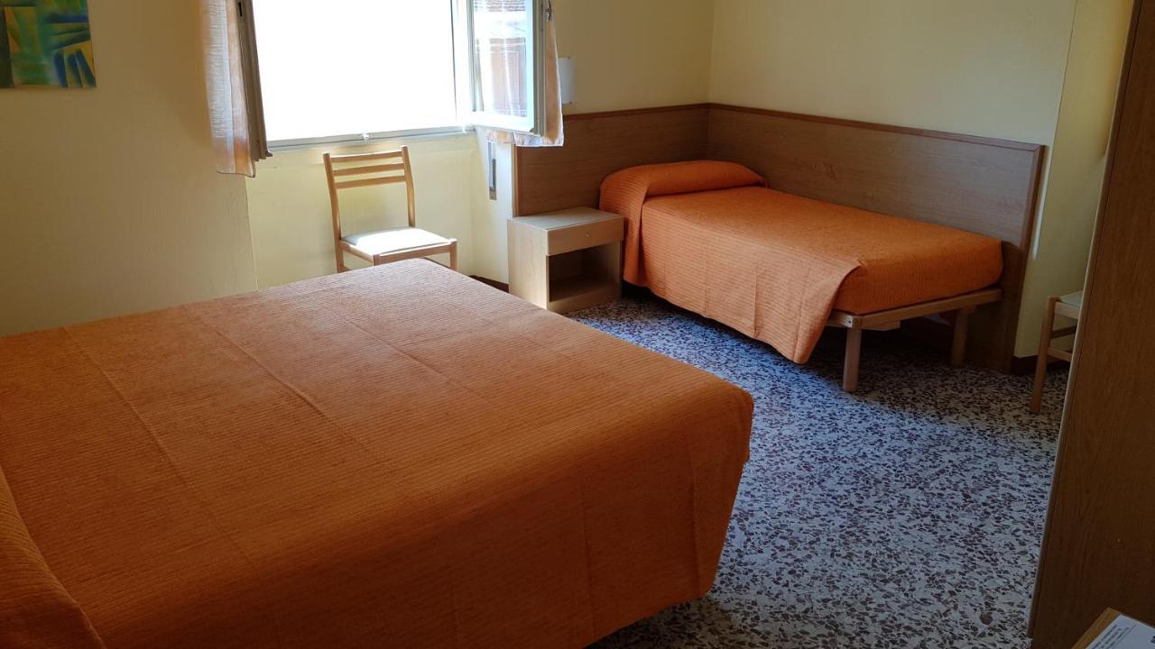 Albergo Meuble Olivi Toscolano-Maderno Kültér fotó