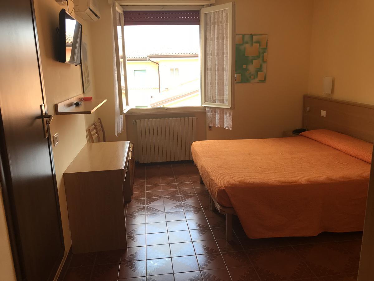 Albergo Meuble Olivi Toscolano-Maderno Kültér fotó
