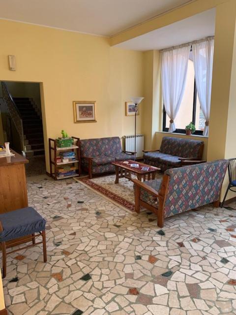 Albergo Meuble Olivi Toscolano-Maderno Kültér fotó