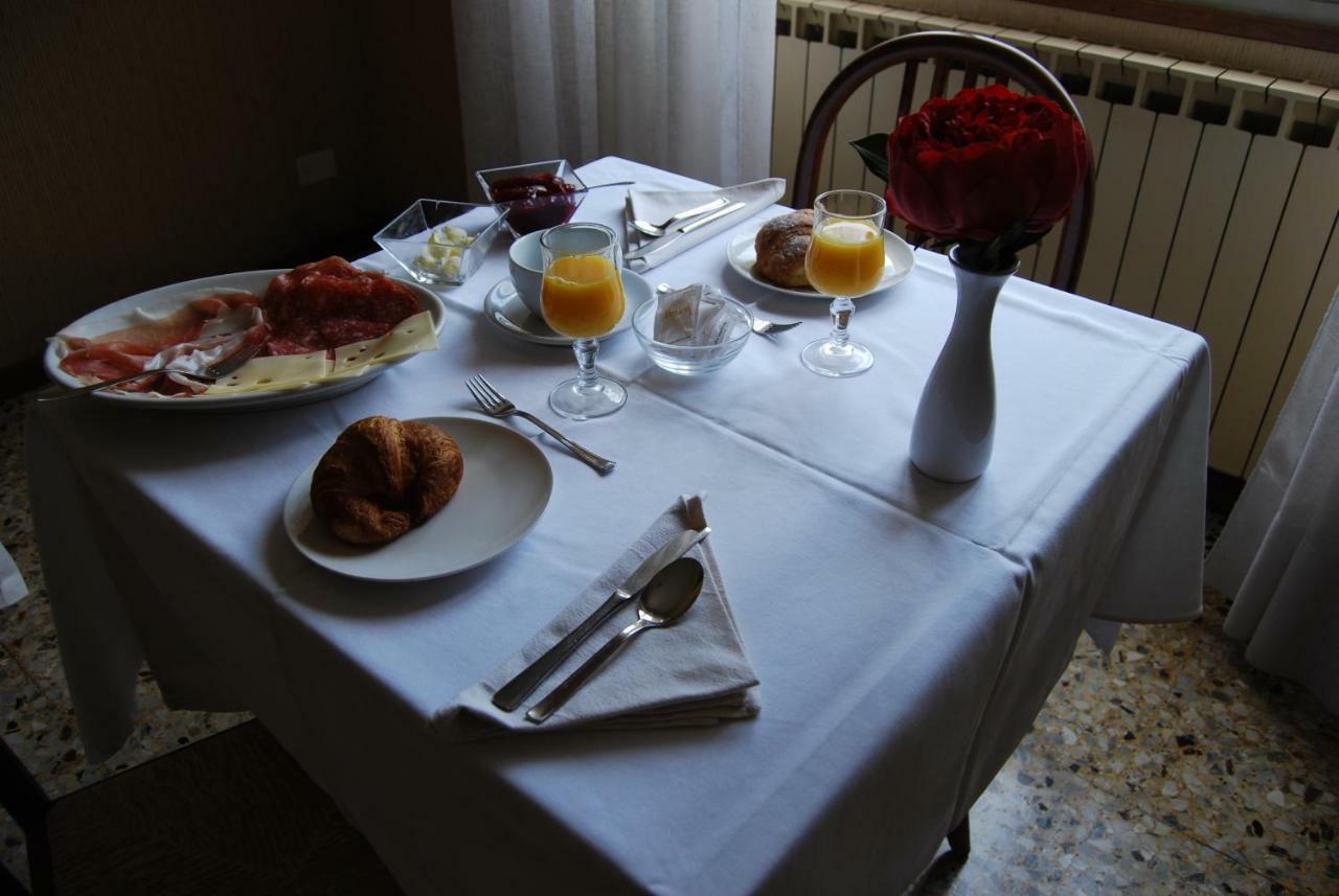 Albergo Meuble Olivi Toscolano-Maderno Kültér fotó